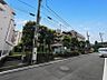 外観：【外観】静かな住宅街に映える、端正なマンション。暮らしの舞台にふさわしい、落ち着きと品格を備えています。