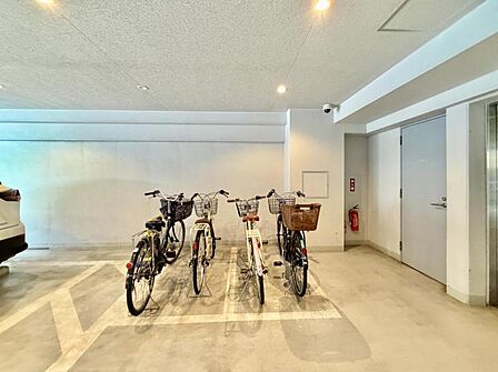 【駐輪場】広く止めやすい駐輪場。