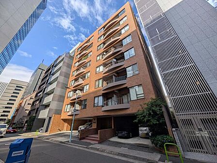 【外観】遠くからでも自分の家だとすぐ分かる。街の目印になるような建物。
