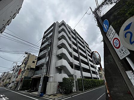 【外観】落ち着いた色調でまとめられた、落ち着きと品のある佇まい。
