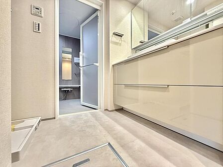 【洗面台】暮らしに寄り添う使いやすい空間。