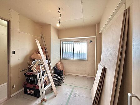 【洋室】リフォームにより、より心地よい居室へと一新予定です。