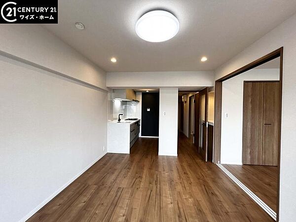 【リビング：10.8帖】穏やかな時間を心ゆくまで堪能できる住空間です。