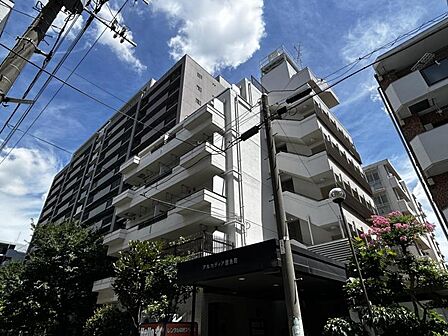 【外観】時代の背景にとらわれず、いつの時代も凛とした佇まいが美しいマンションです。