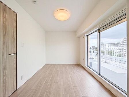 【洋室：5.7帖】　使い方に柔軟性があり、個室としても趣味の部屋としても利用可能です。