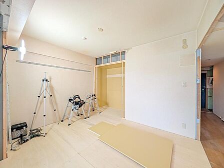 【洋室:5.9帖】 静かな眠りへ。一日の終わりを優しく包む、上質な寝室を創造中。