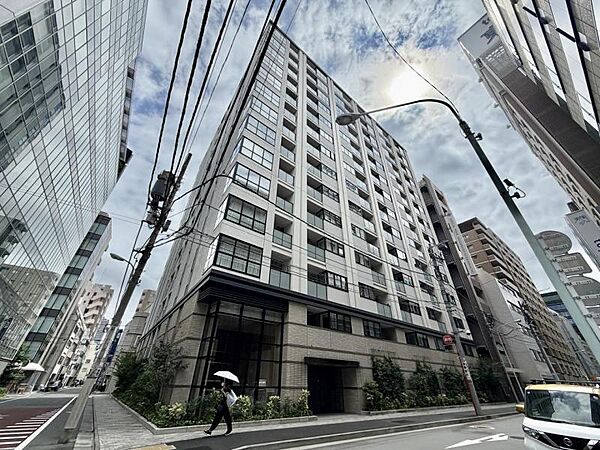 【外観】都会的な景色の中に溶け込みながら、確かな存在感を放つデザイン。
