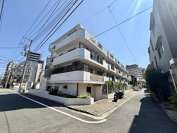 【外観】重厚感のある佇まいが魅力です。