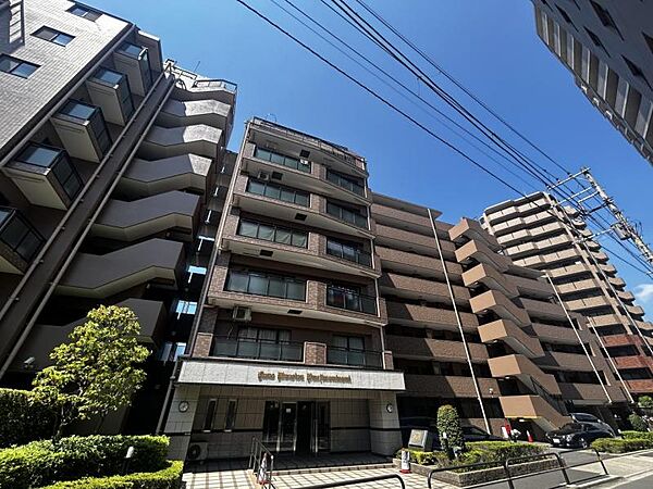 【外観】周囲の景観に調和した美しい外観です。