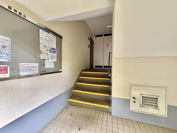 住まいの顔ともいえるエントランスは、上品で洗練された印象に仕上がっています。