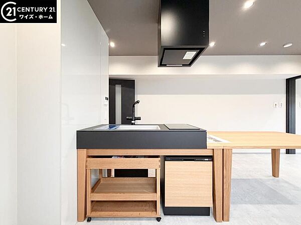 【キッチン】　シンプルで使いやすい設計のキッチン。毎日の料理が快適に。