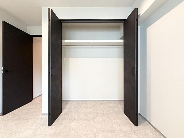 【収納】　各部屋に収納が充実しており、整理整頓がしやすい設計です。