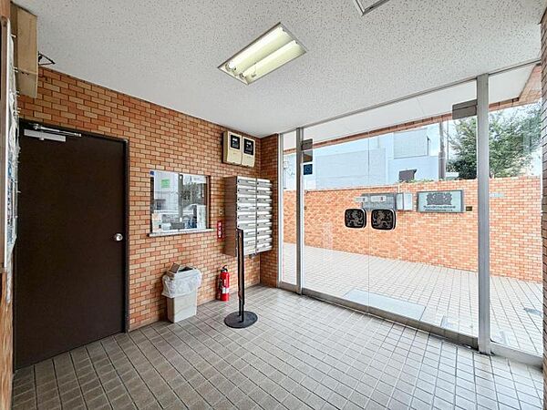 【エントランス】　いつも通る場所だからこそしっかりと清潔に保たれていると嬉しいものです