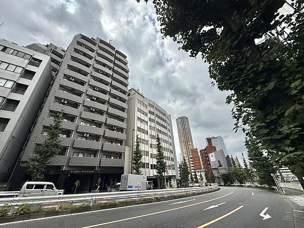【外観】周囲と調和しつつも品の良さが際立つ外観。