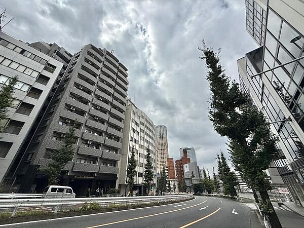 【外観】住まいとしての品格を感じさせる佇まい。