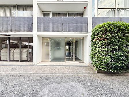 【エントランス】 いつも通る場所だからこそしっかりと清潔に保たれていると嬉しいものです