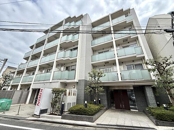 【外観】落ち着いた佇まいが魅力の建物外観です。