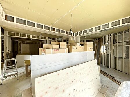 【LDK】現在リフォーム中のため、完成後はより快適な空間に生まれ変わる予定です。