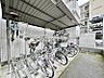 エントランス：【駐輪場】敷地内に整理された駐輪場があり、愛車の保管に便利。
