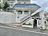 エントランス：【エントランス】住む人や訪れる人を室内へと優しくエスコートします。