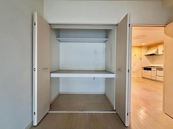 【収納】室内を有効的にお使いいただける全居室収納付き。洋服や雑貨など無駄なく収納いただけます。