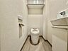 トイレ：【トイレ】掃除のしやすさが使うたびの快適さにつながる。気持ちよく使えるトイレは、暮らしの満足度をさりげなく底上げしてくれます。