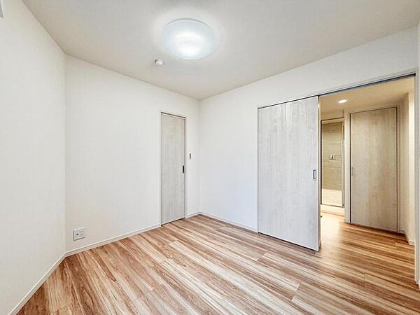 【洋室：7.0帖】　使い方に柔軟性があり、個室としても趣味の部屋としても利用可能です。