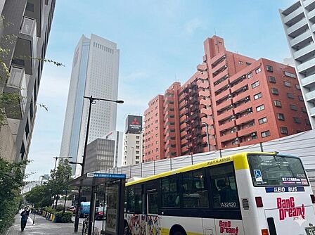 【外観】時がゆっくり流れるような、レトロで愛おしい佇まい。一歩入れば、あたたかい時間が待っています。