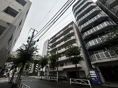 【外観】重厚感のある佇まいが魅力です。