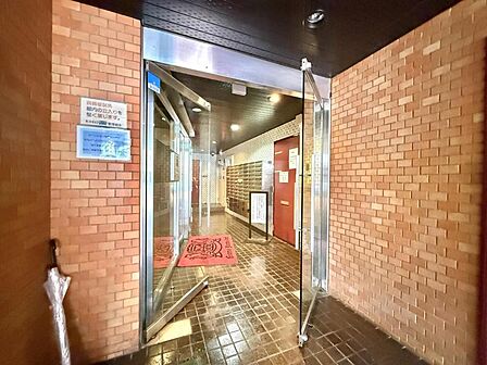 【エントランス】いつも通る場所だからこそしっかりと清潔に保たれていると嬉しいものです。