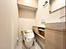 トイレ：【トイレ】手洗いカウンターがあることで、トイレ空間に余白と落ち着きが生まれます。
