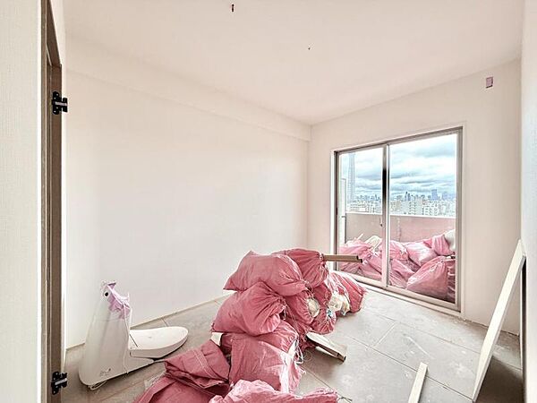 【洋室：5.9帖】　静かな眠りへ。一日の終わりを優しく包む、上質な寝室を創造中。