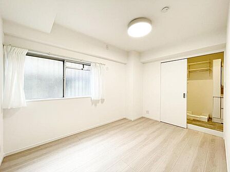 【洋室:6.3帖】使い方に柔軟性があり、個室としても趣味の部屋としても利用可能です。