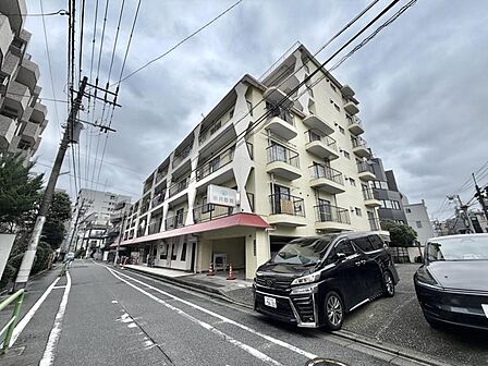 【外観】重厚感のある佇まいが魅力です。