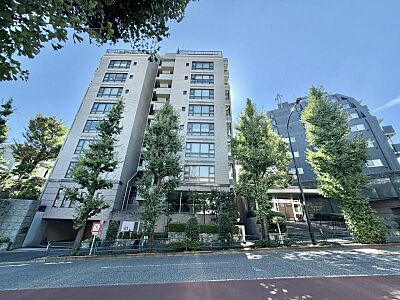 外観：【外観】洗練された街に溶け込む外観。都市の中で、心地よい暮らしを支える存在です。