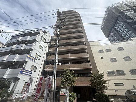 【外観】重厚感と洗練さを兼ね備えた佇まい。