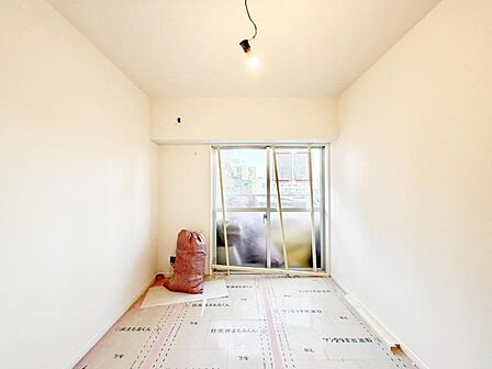 【洋室:5.2帖】使い方に柔軟性があり、個室としても趣味の部屋としても利用可能です。