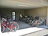駐車場：Ｃ棟駐輪場。屋内にあるので、雨でも濡れません。バイク置き場もあり大型バイクも可能です。２台以上お貸出しできます。