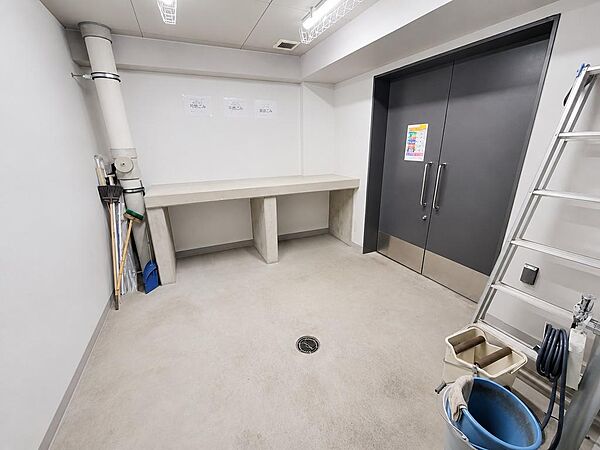 ゴミ置き場は分別をして24時間ゴミ出し可能です