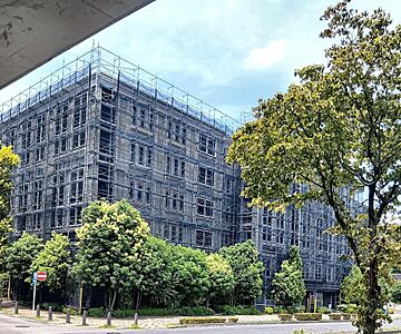 外観:2026年8月撮影。大規模修繕工事中。2026年12月末まで予定 外観:2026年8月撮影。大規模修繕工事中。2026年12月末まで予定