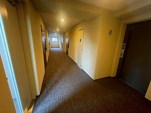 内廊下設計で外から見えずホテルライクな生活でプライバシーに配慮されてます。天候の悪い日も快適にお過ごしいただけます。