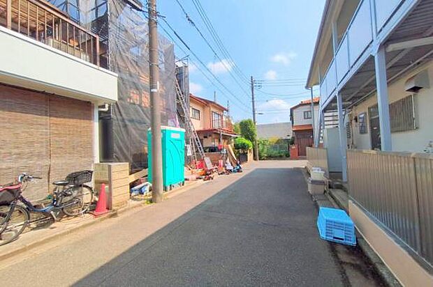 前面道路含む現地外観