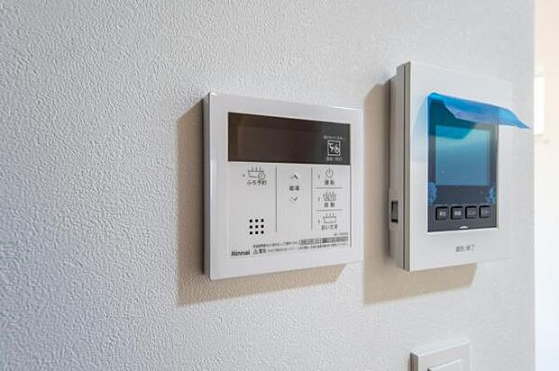 給湯設備/給湯器リモコン。追焚き機能、自動お湯張り機能あり。