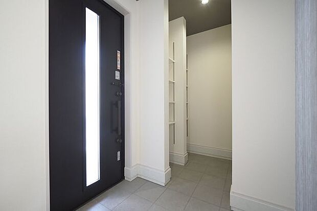 玄関とシューズインクローゼット