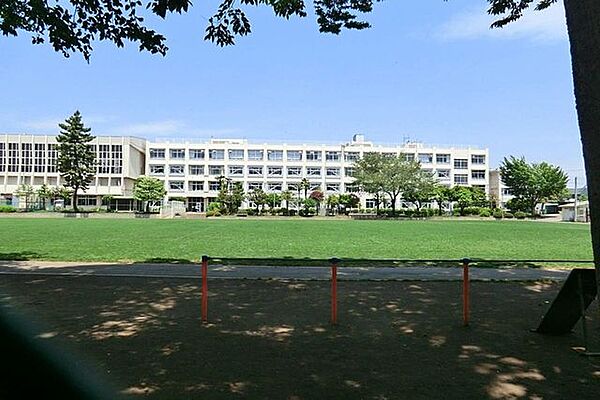 小金井市立小金井第二小学校 742m