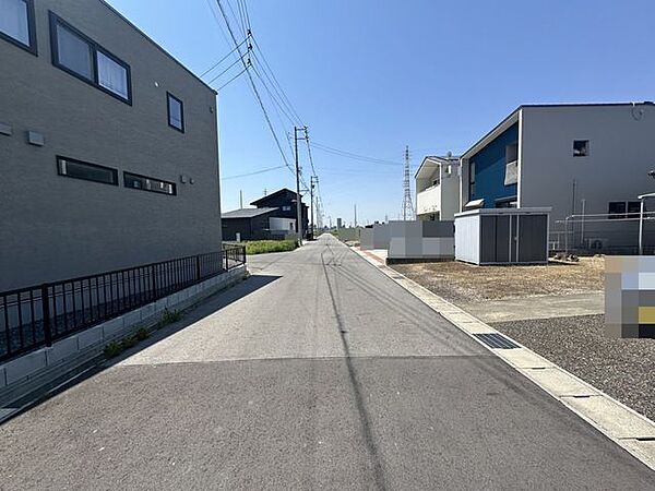 前面道路（西）