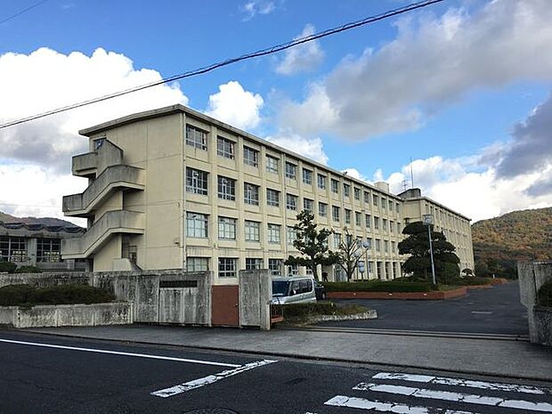 石尾台中学校石尾台中学校 3470m