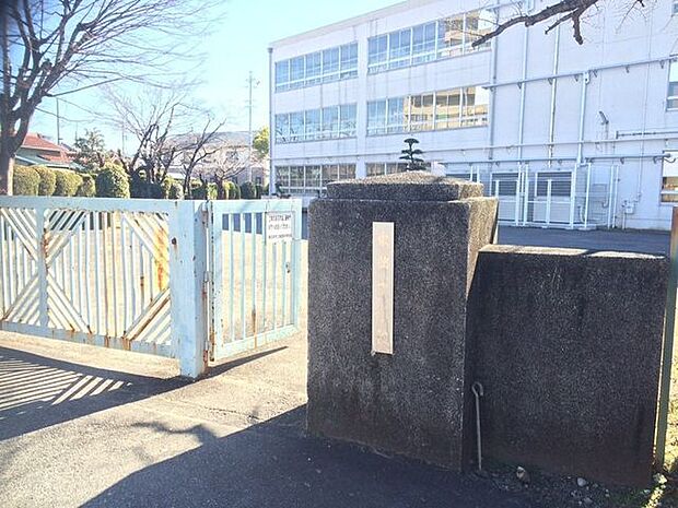 東部中学校東部中学校 625m