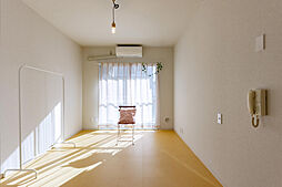 海まで徒歩7分 2025年1月リノベ hagu組む横須賀bay 201 2階ワンルームのリビング/ダイニング