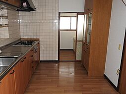 田喜野井2丁目貸家 1階7DKのリビング/ダイニング